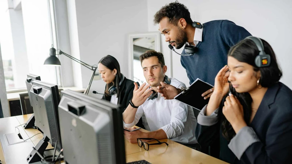 Computerized Call Center Call Center Automation: Definition, Trends, Benefits, & Use Cases | Balto